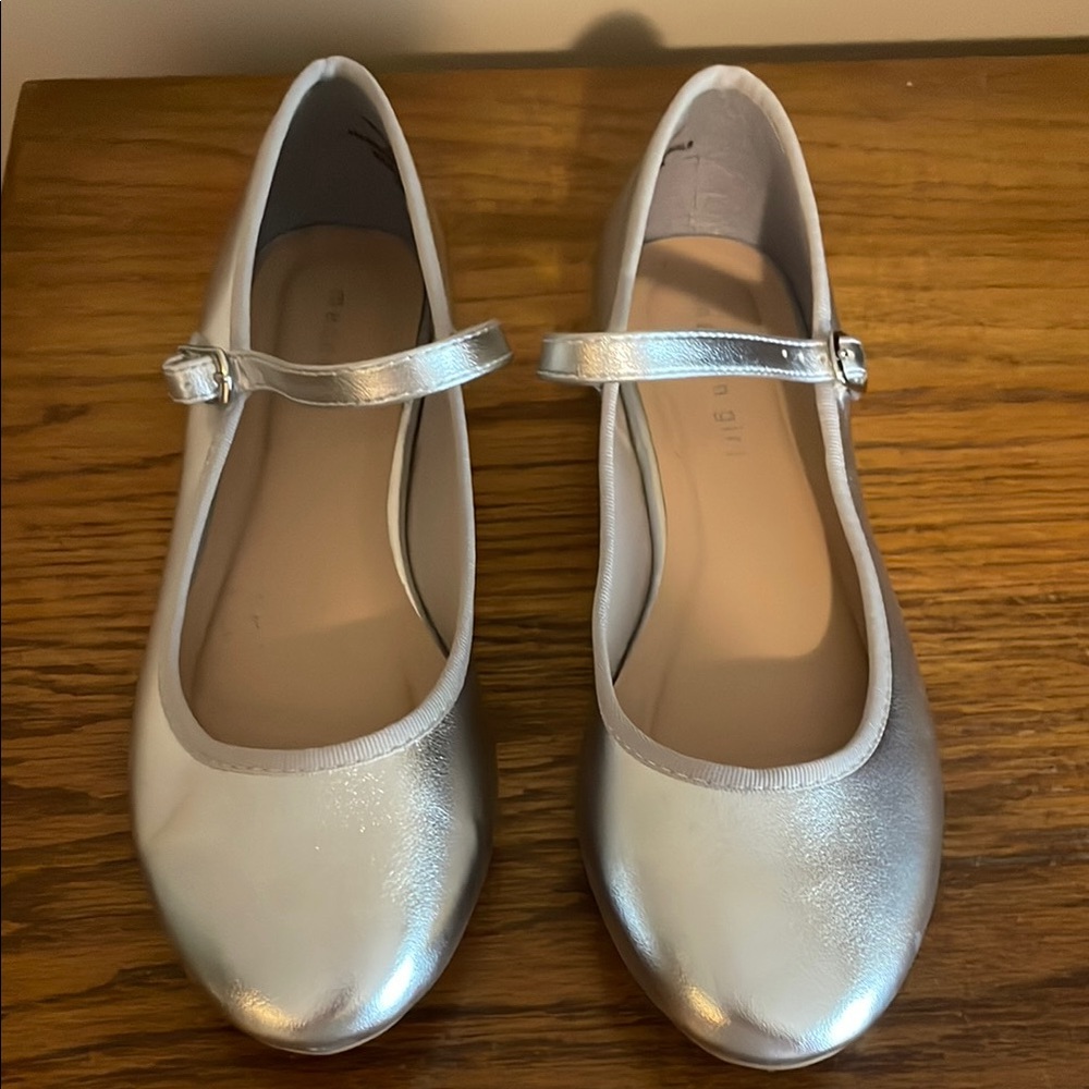 Silver Madden Girl Mary Jane Flats size 8